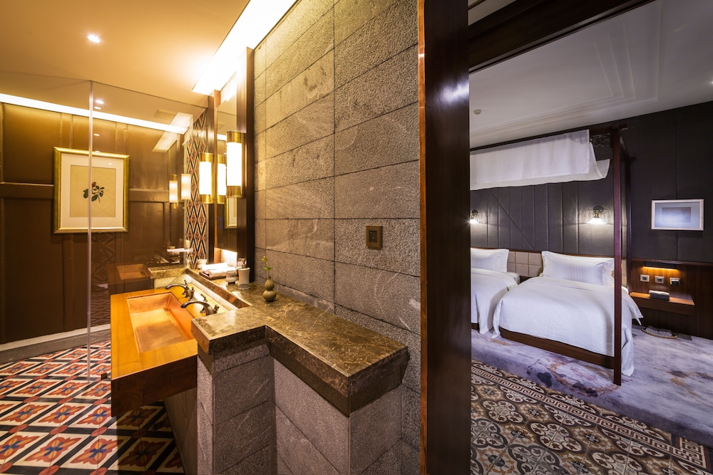 Deluxe Double or Twin Room photo 2