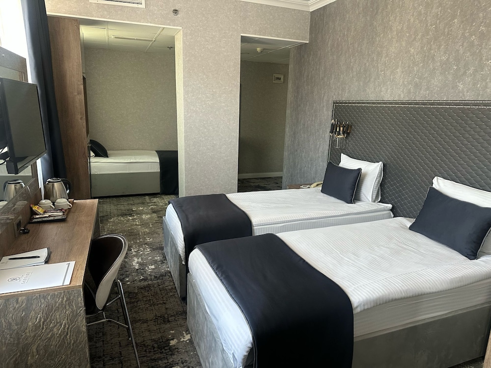 Triple Room - Photo 1