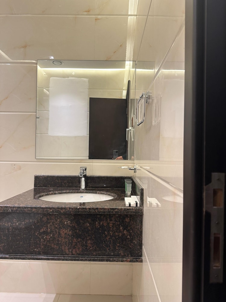 Deluxe Double Room, 1 King Bed, Accessible, Sea View photo 2