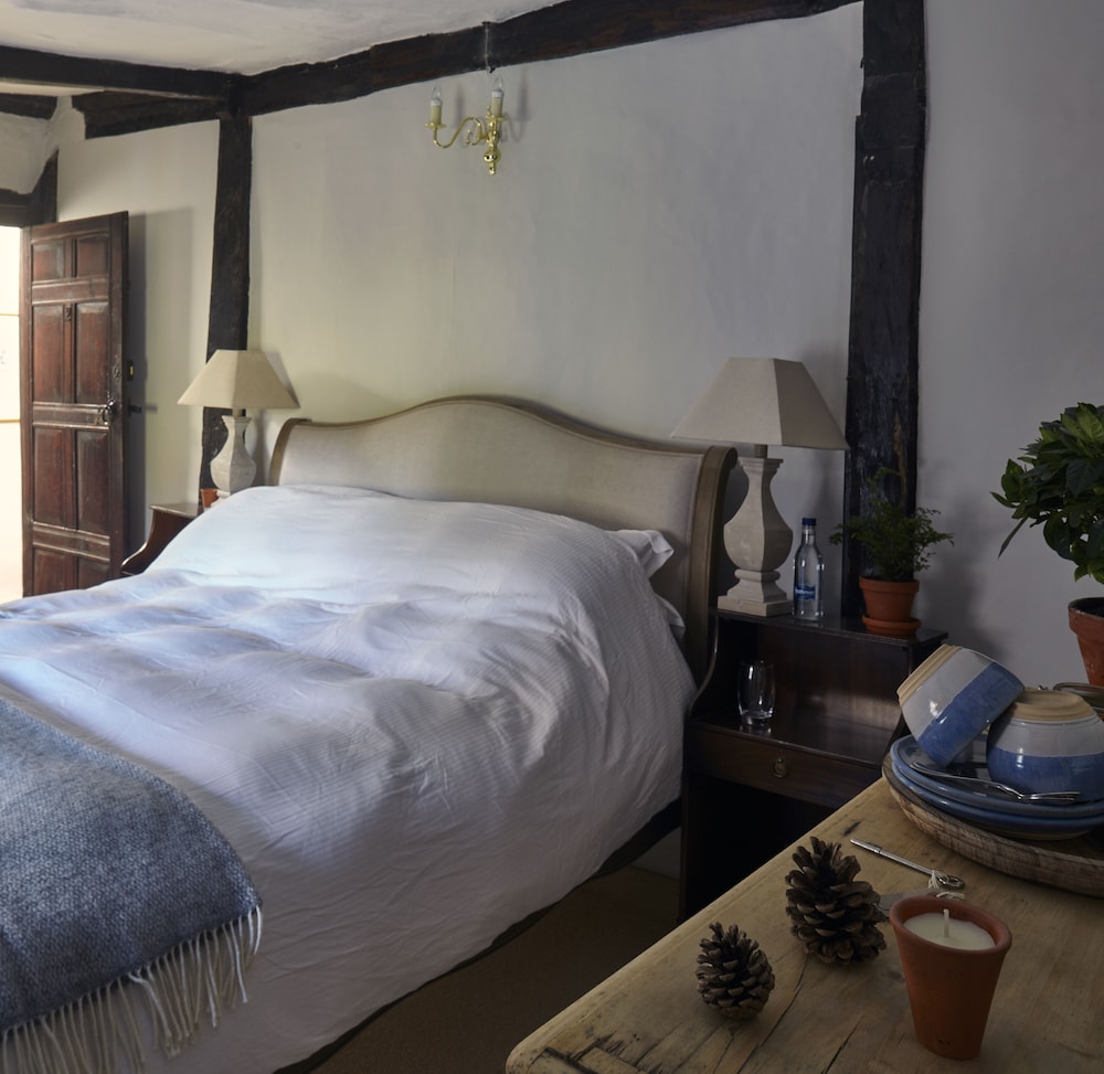 Classic Double Room, 1 King Bed photo 2