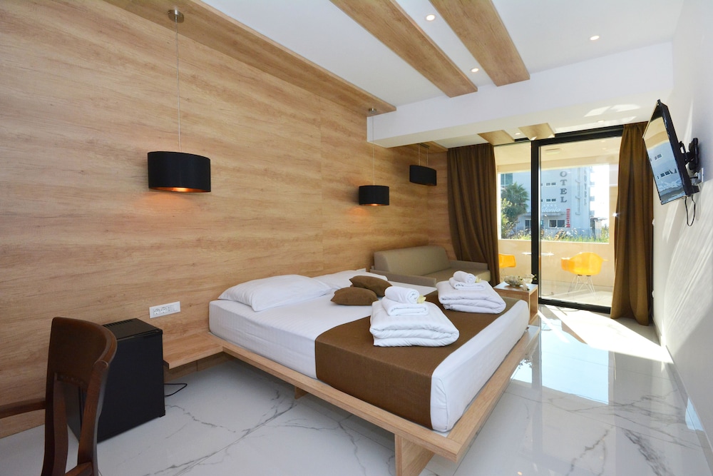 Comfort Quadruple Room, Balcony, Annex Building - Photo 7