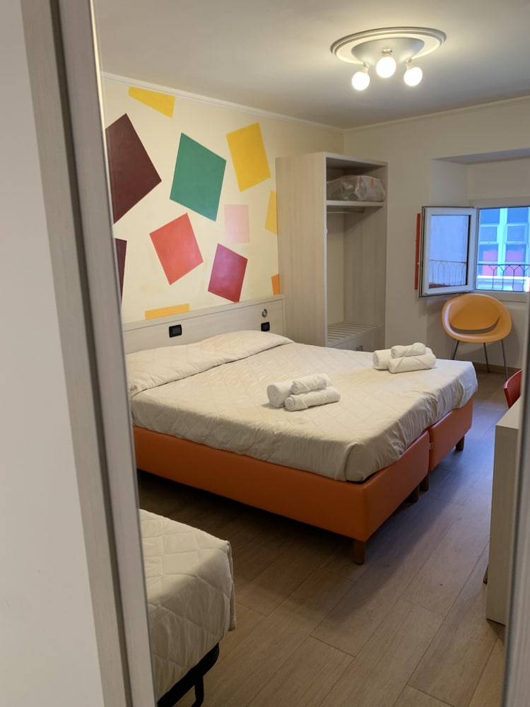 Premium Double or Twin Room - Photo 16