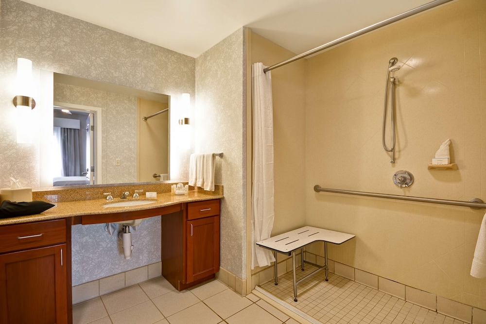 Suite, 2 Queen Beds, Accessible, Non Smoking - Photo 3