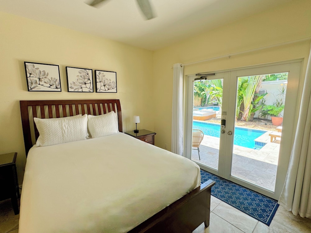 Vista Azul Suite - Queen Bed - A2