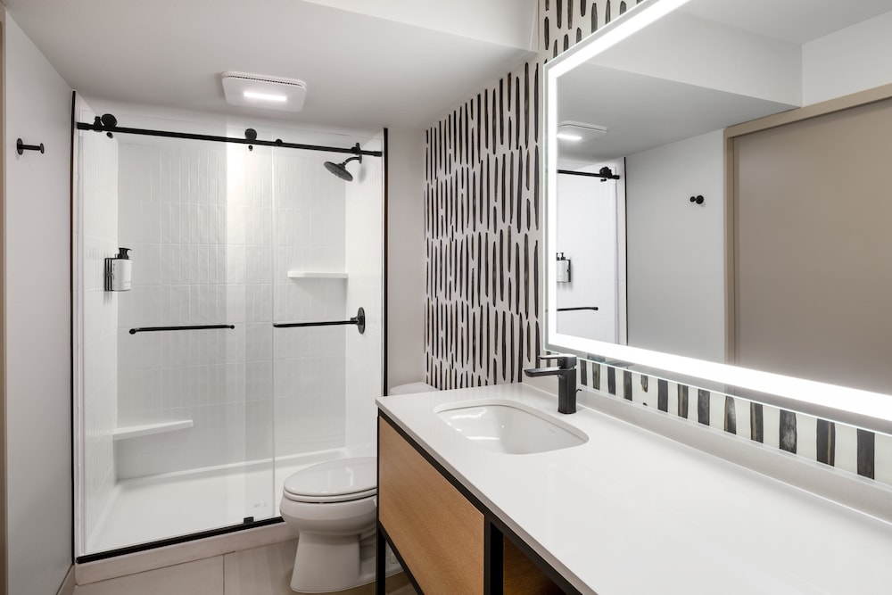 Suite, 2 Queen Beds (Extra Floor Space)