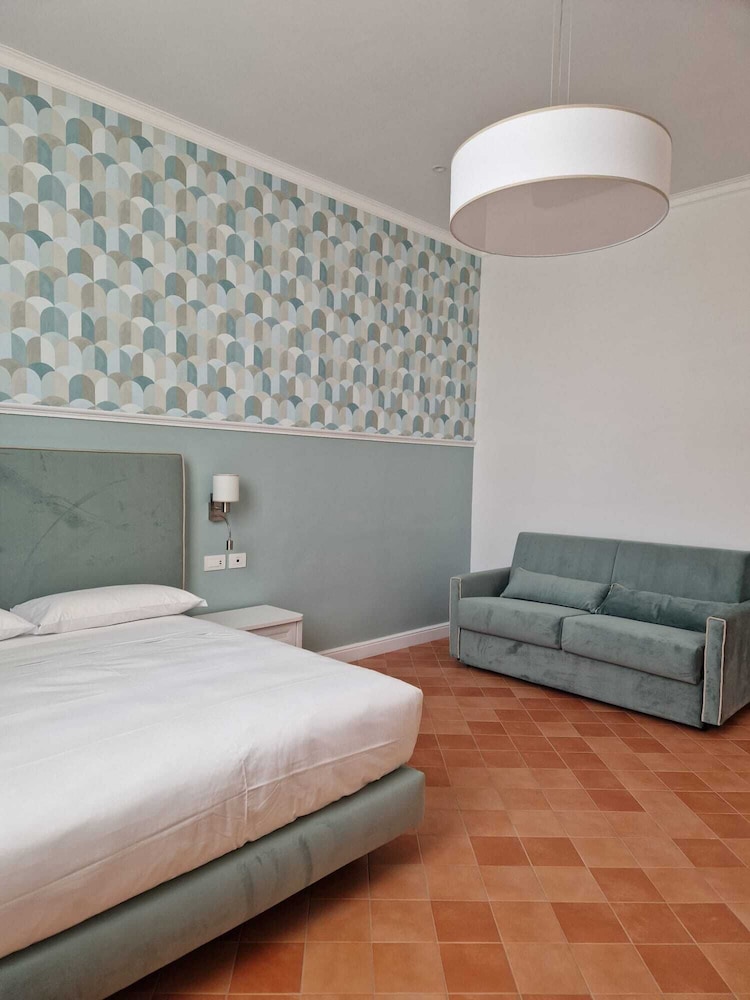 Classic Quadruple Room photo 2