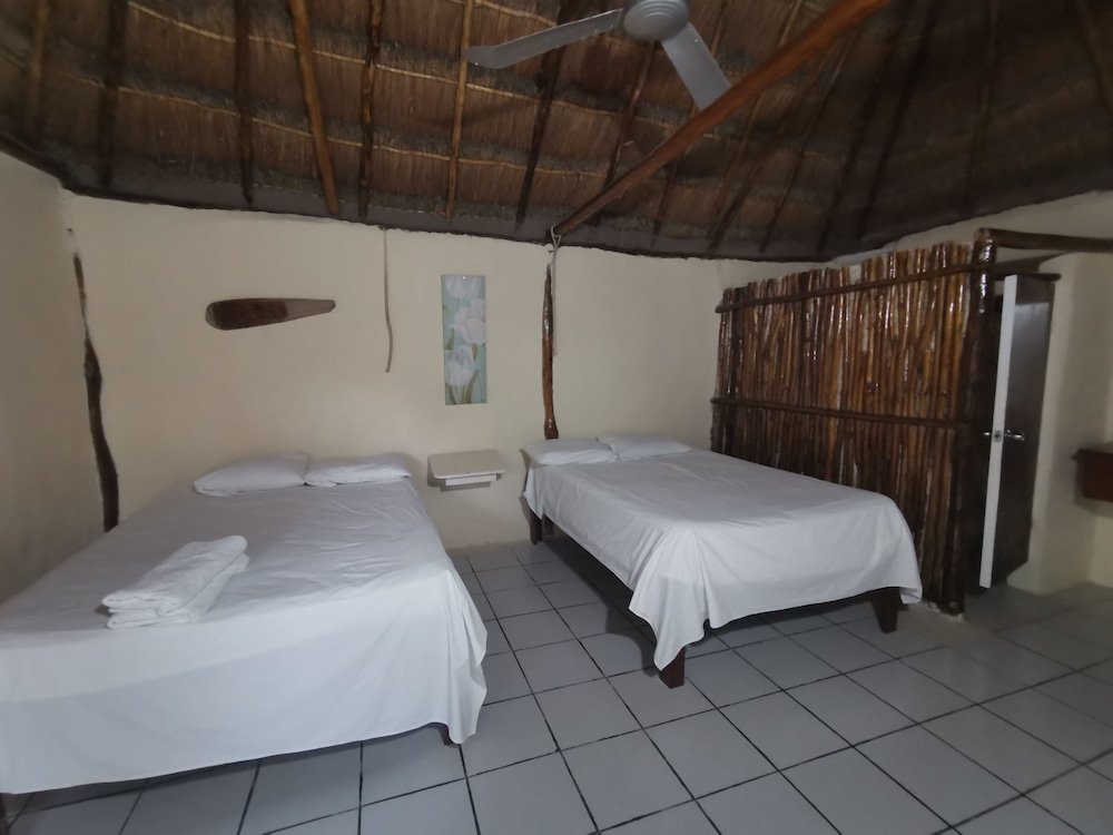 Classic Bungalow, 2 Double Beds - Photo 10
