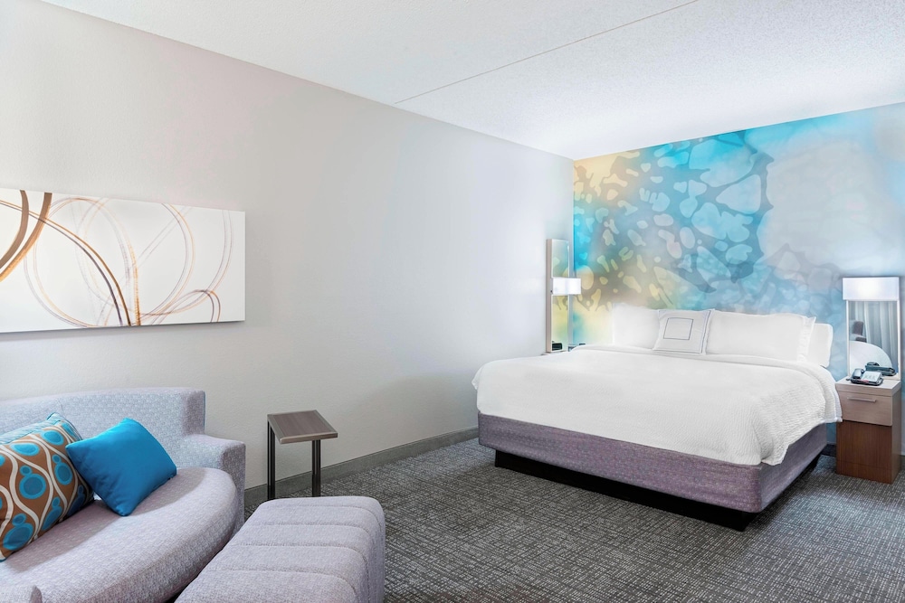 Executive Room, 1 King Bed with Sofa bed - Photo 1
