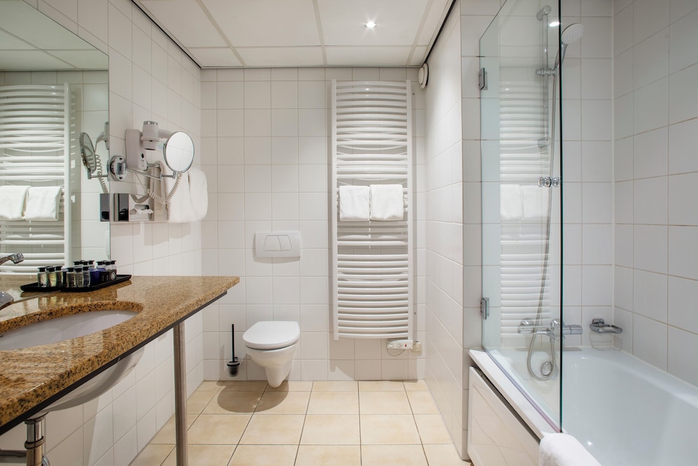 Superior Room, Multiple Beds, Courtyard View