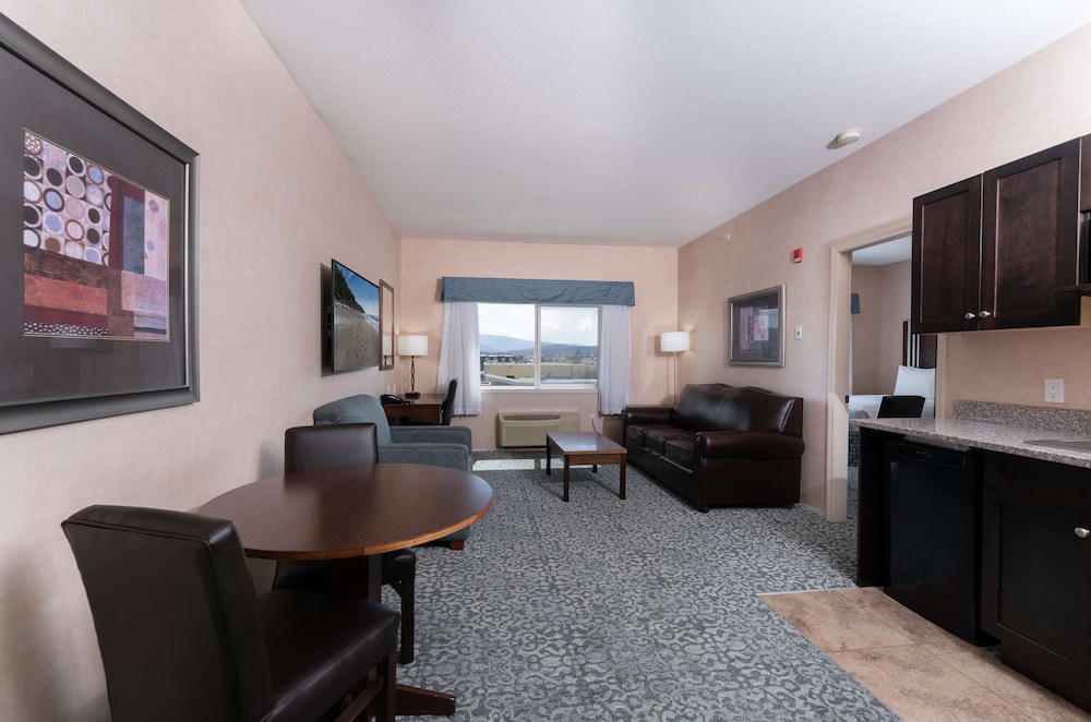 Suite, 2 Queen Beds, Non Smoking, Kitchenette (Separate Living Room)