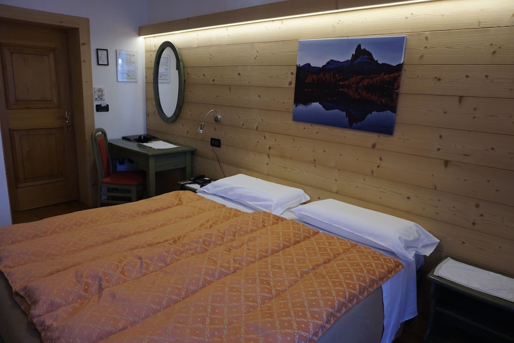 Economy Double Room photo 1