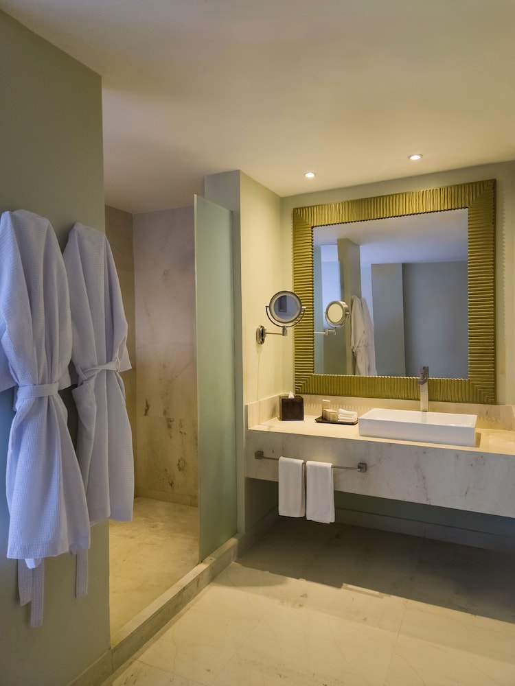 Honeymoon Room - Photo 4