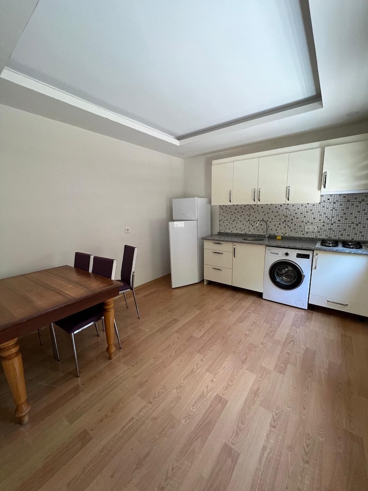 Basic Villa photo 3