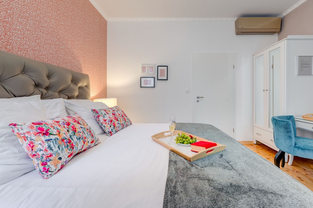 Superior Double Room, City View photo 3