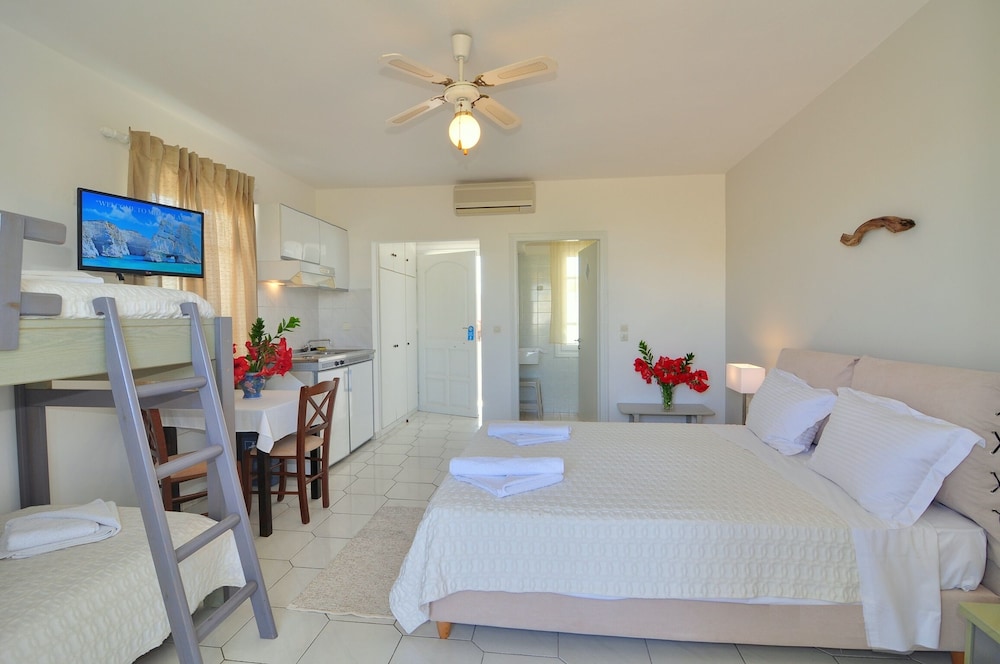Deluxe Room (4 Guests)