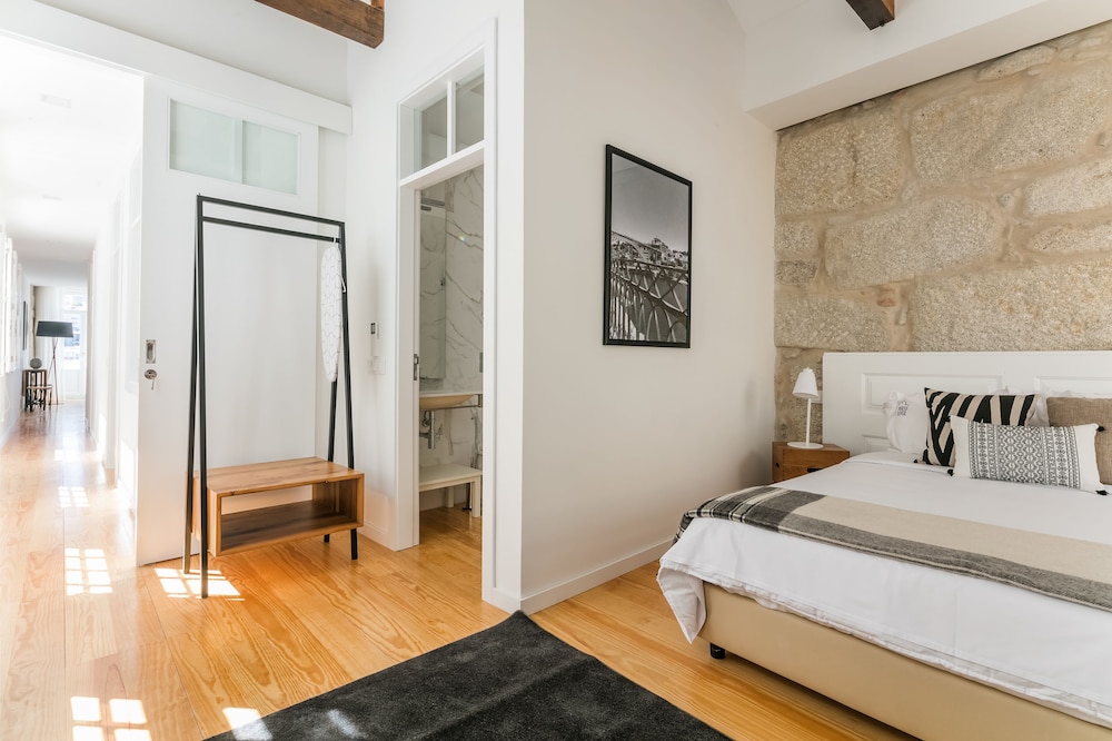 Apartment, 2 Bedrooms, Balcony, Annex Building thumbnail 5