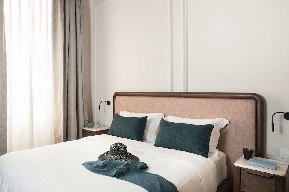 Signature Room - Photo 1