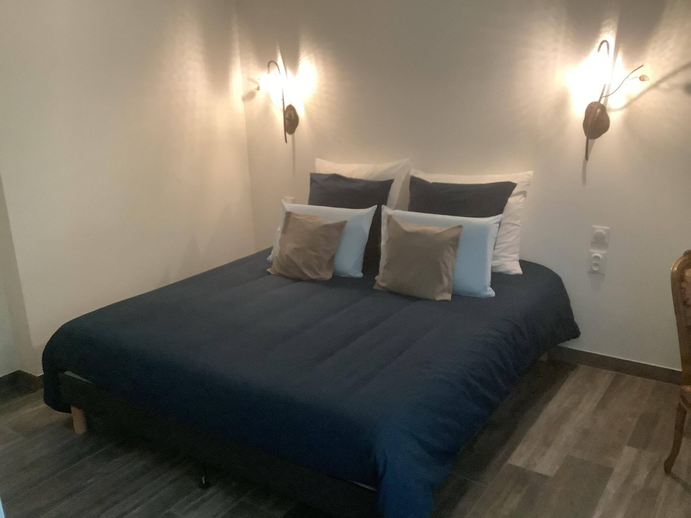 Deluxe Double Room - Photo 1