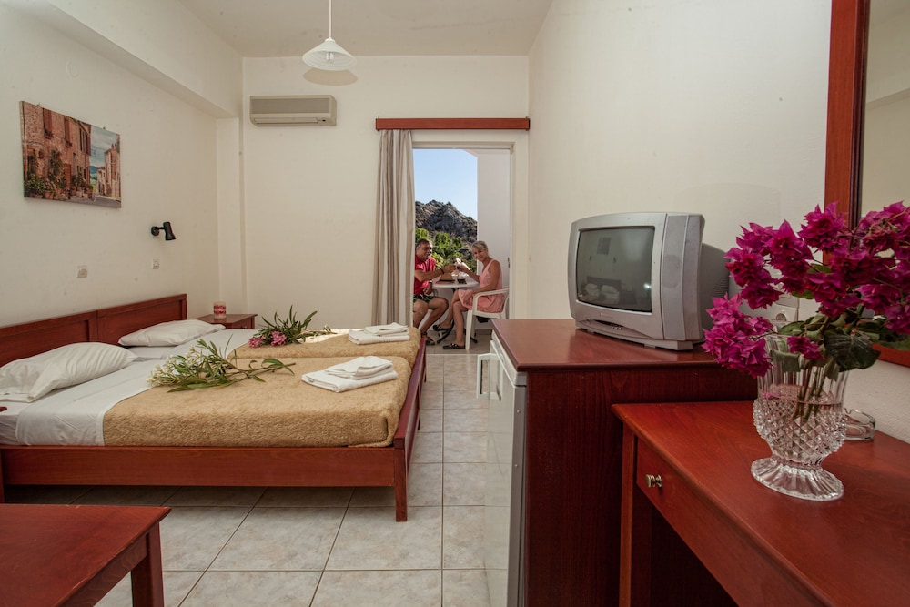 Standard Room photo 2
