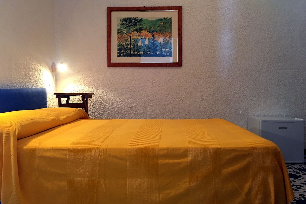 Standard Double Room photo 2