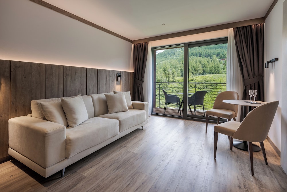 Suite - Photo 4
