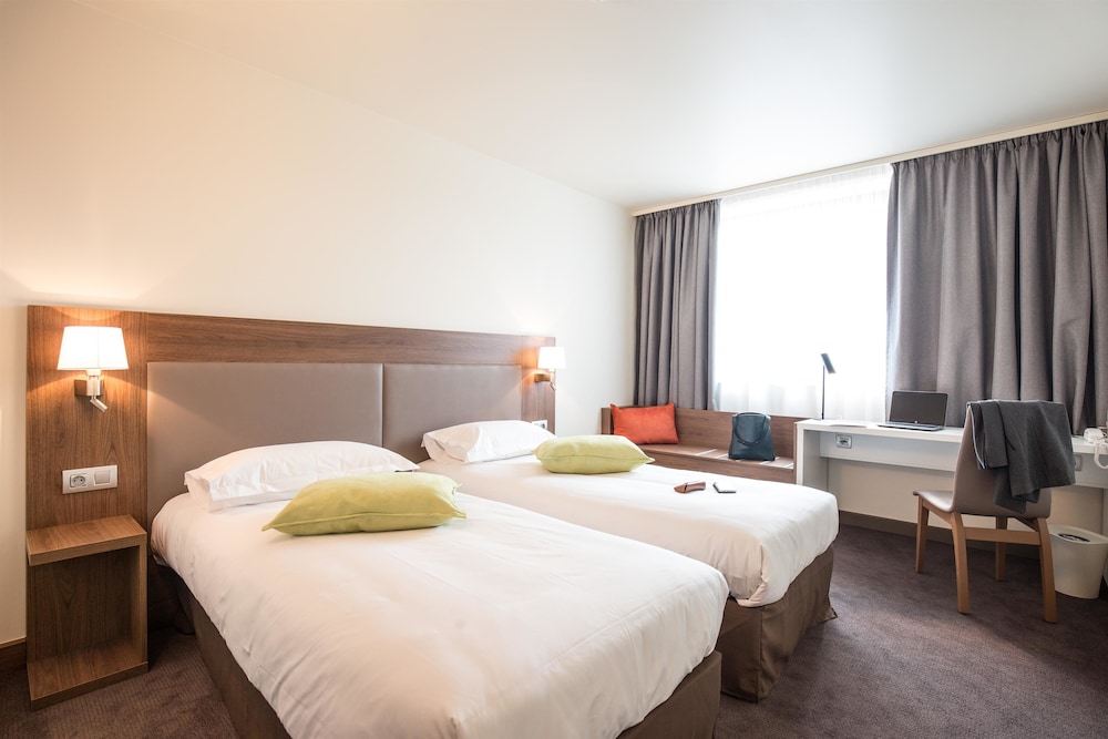 Next Generation, Room, 2 Twin Beds