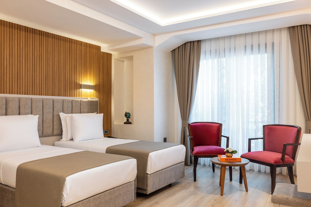 Superior Double or Twin Room photo 2