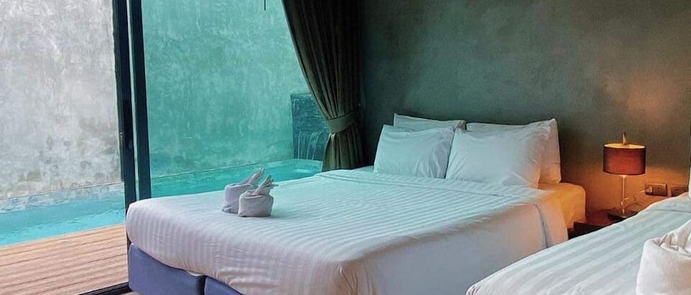 Classic Villa, Multiple Bedrooms, Private Pool, Pool View