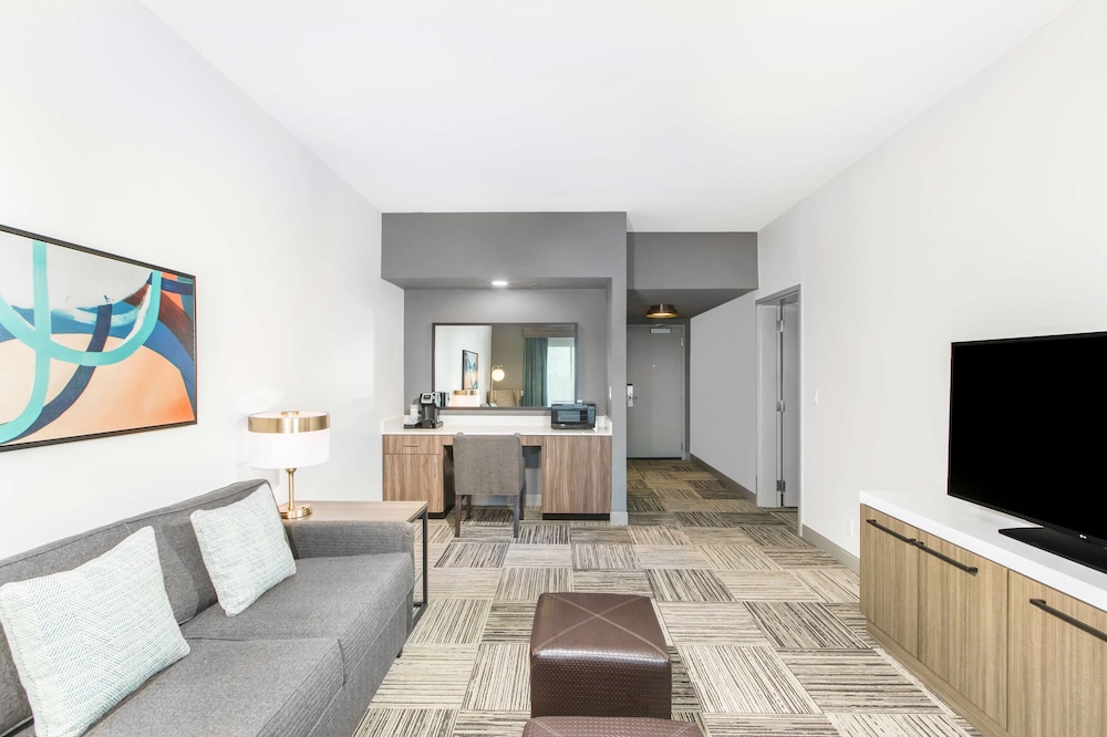 Suite, 2 Queen Beds, Accessible, Bathtub (Mobility & Hearing) - Photo 4
