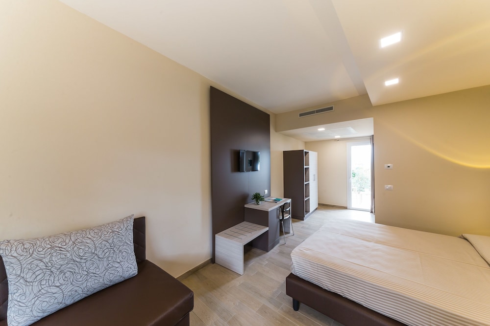 Family Room photo 3