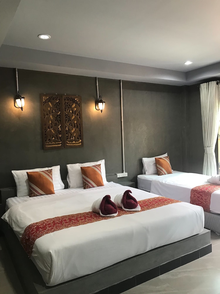 Deluxe Triple Room photo 3