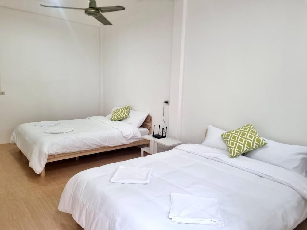 Comfort Townhome, Kitchenette, City View photo 2