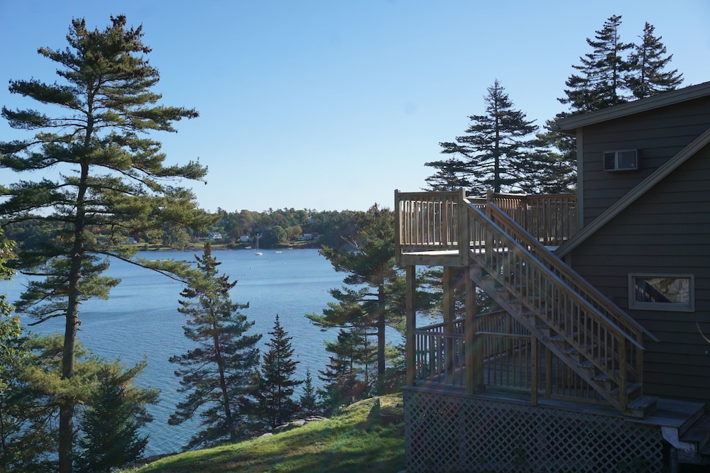 Overlook Family Suite photo 2