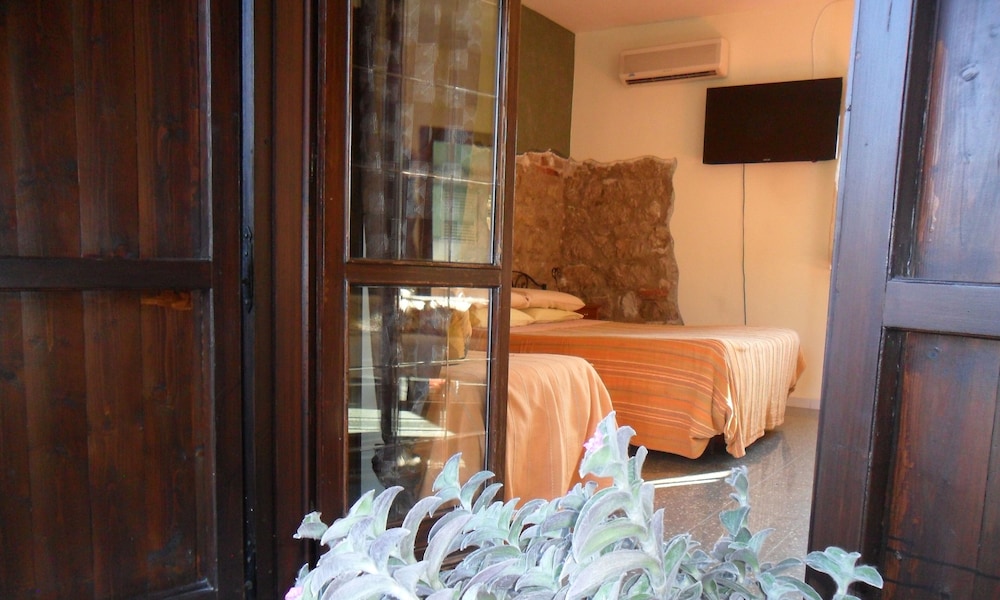 Triple Room, Terrace photo 2