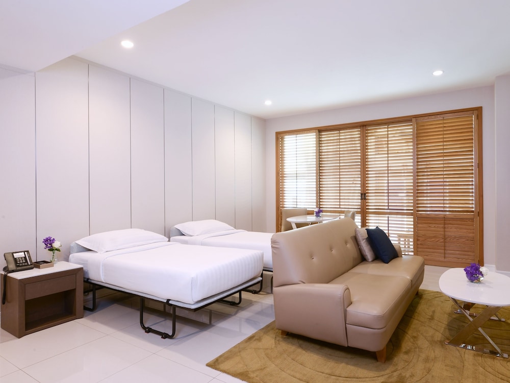 1 Bedroom with 2 Extra Beds