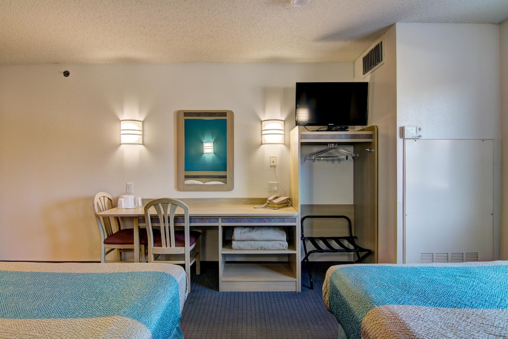 Standard Room, 2 Double Beds, Non Smoking, Refrigerator & Microwave - Photo 13