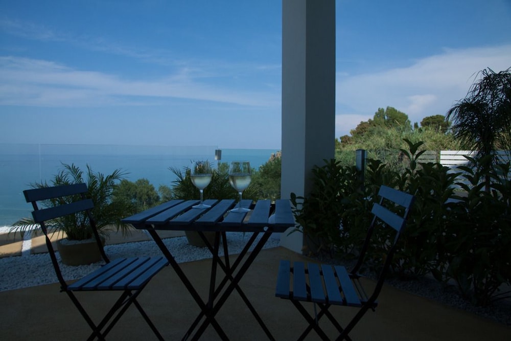 Deluxe Double Room, Terrace, Sea View photo 1