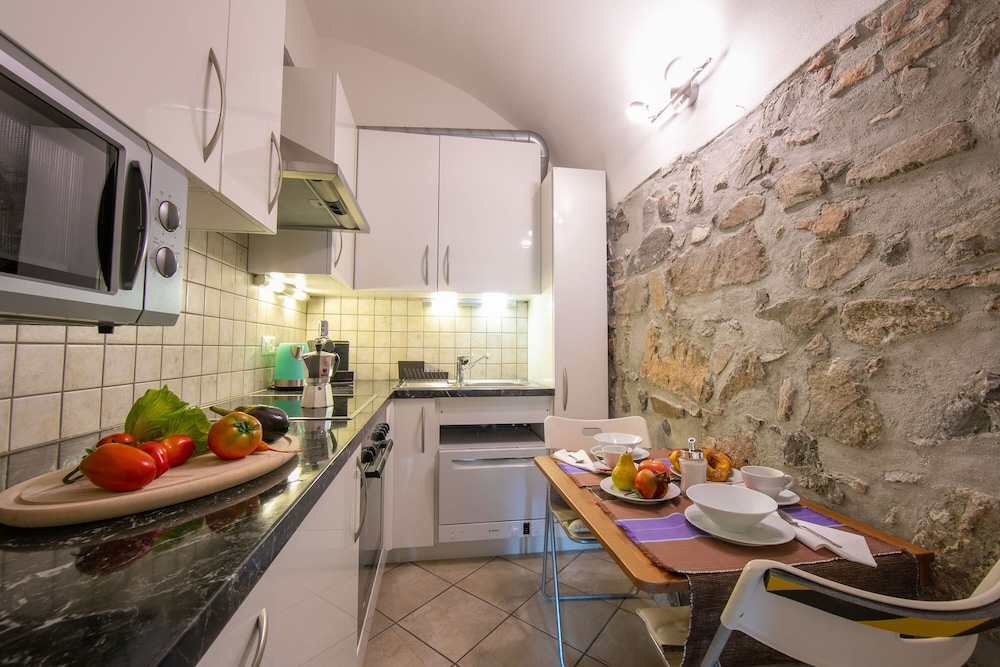 Family Townhome, Multiple Bedrooms, Beachside (Casa Tamè - Pieds dans l'eau) photo 3