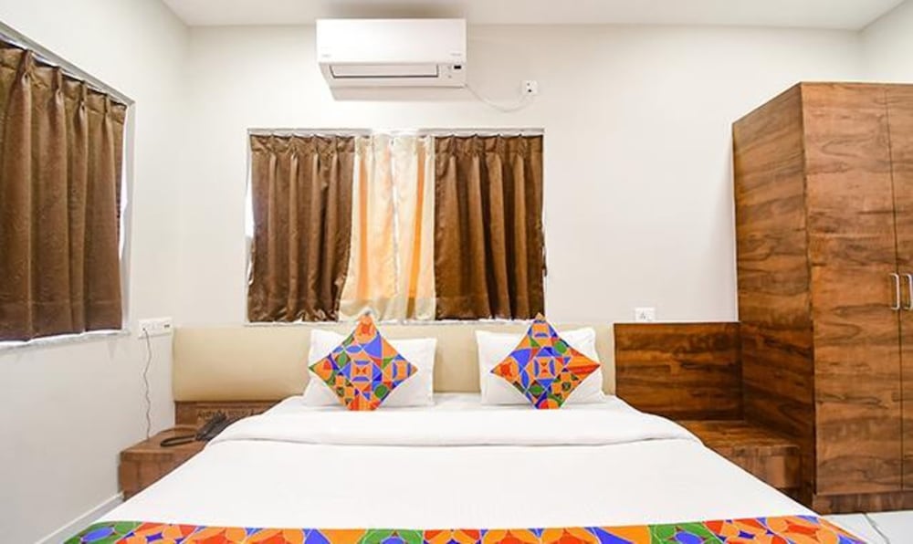 Deluxe Room - Photo 2