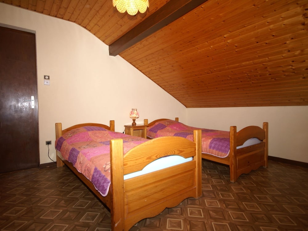 Classic Chalet, 4 Bedrooms