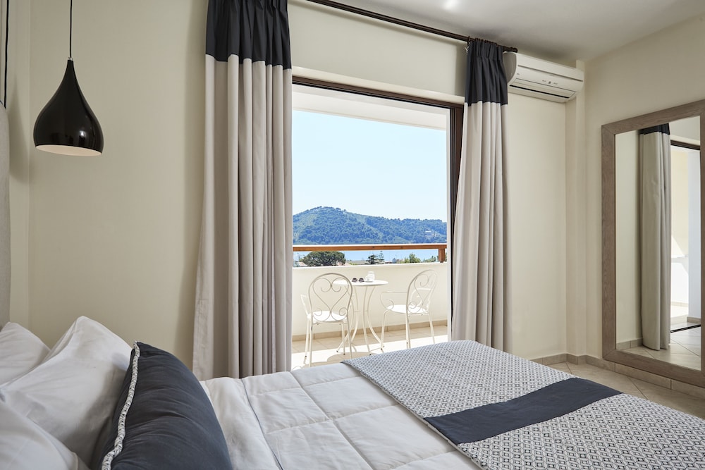 Suite, 3 Bedrooms (Skiathos Living)