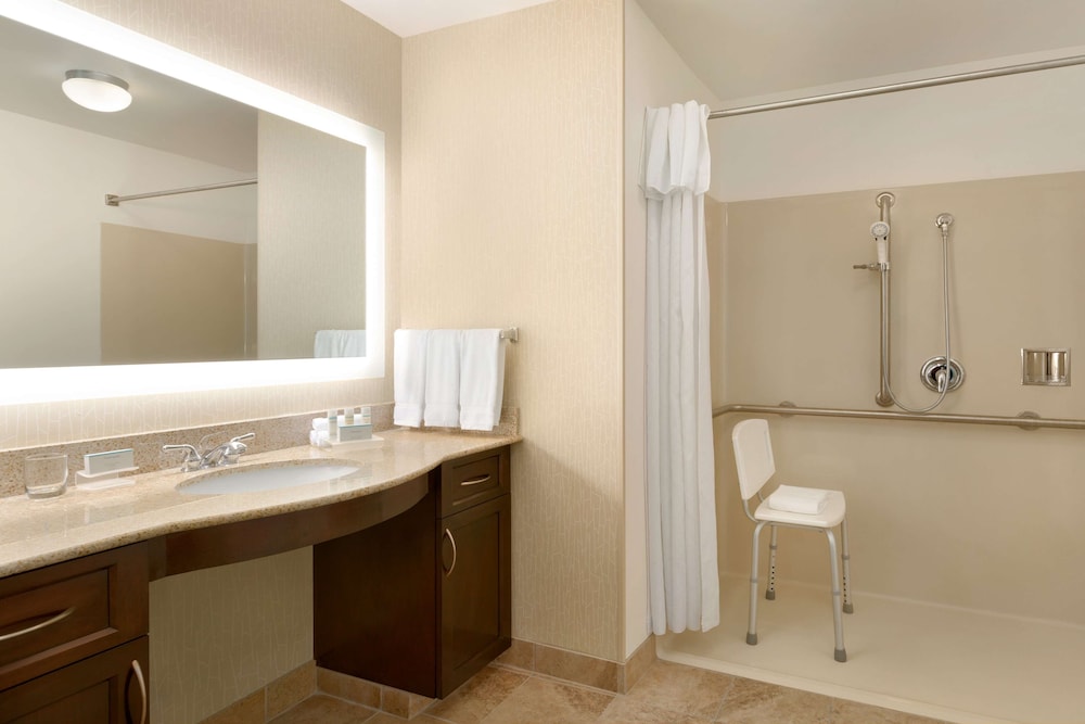 Suite, 2 Queen Beds, Accessible, Non Smoking (Mobility & Hearing, Roll-in Shower) - Photo 6
