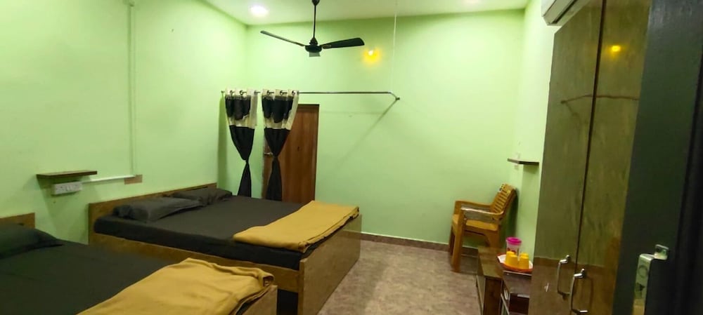Royal Suite, Hill View