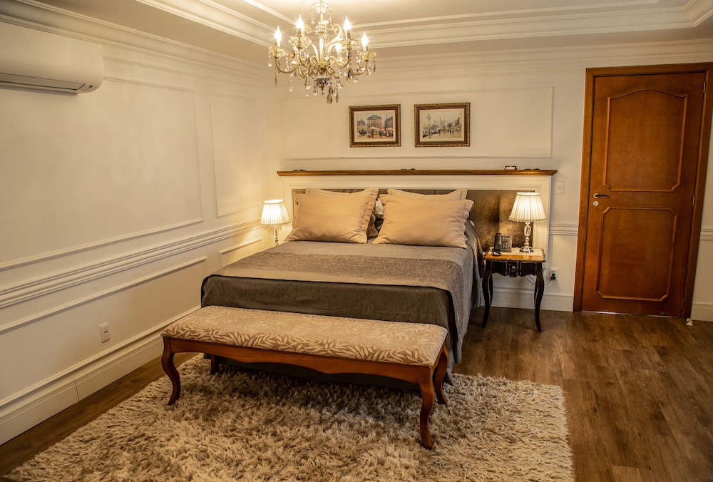 Luxury Suite, Jetted Tub