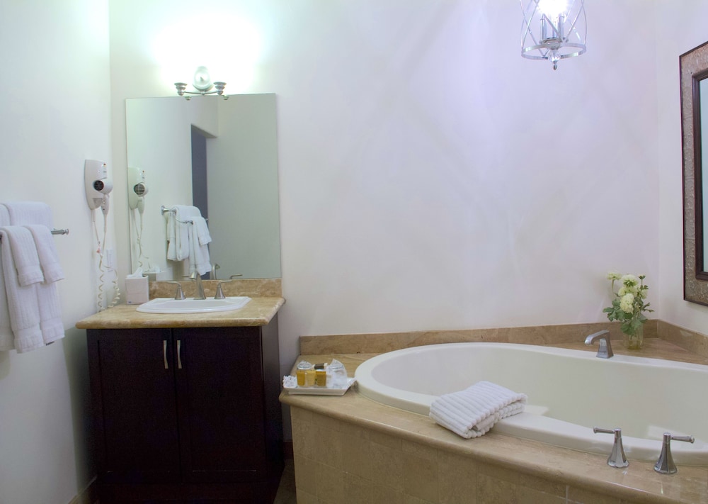 Executive Room, 1 King Bed - Photo 3