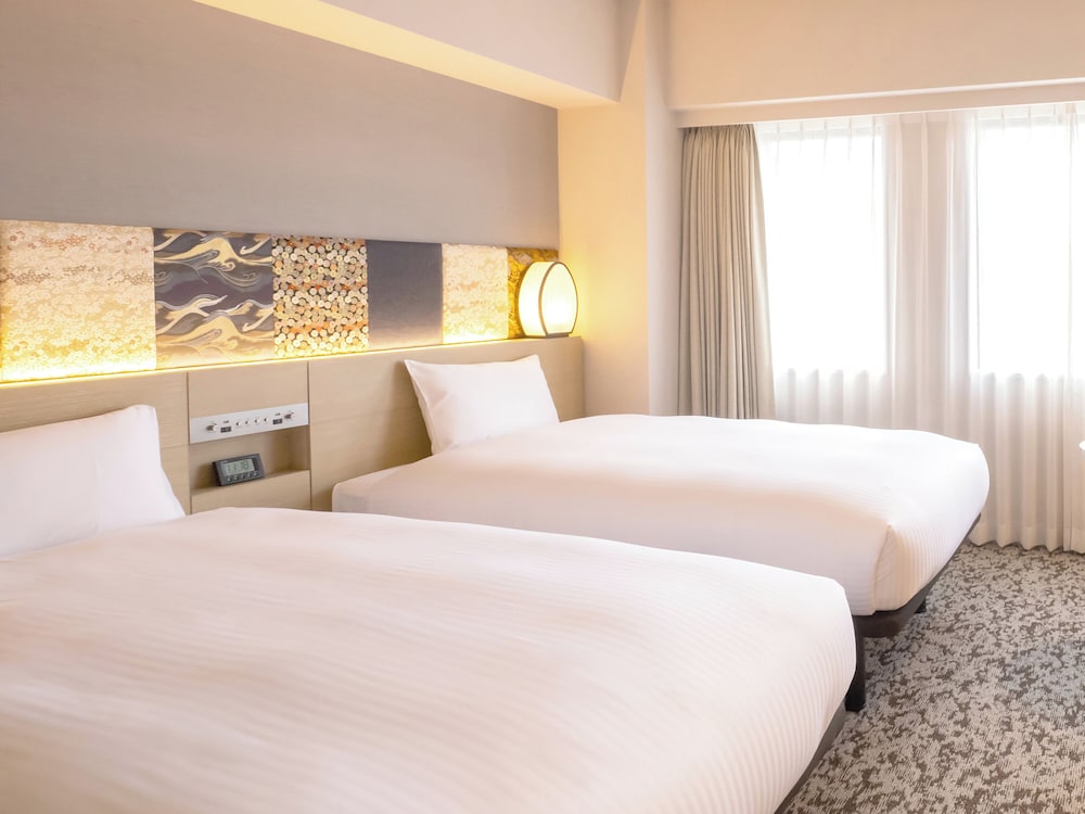 Superior Twin Room (Free soft drinks, bread, and pastries), Non Smoking, Corner Room Only - Photo 1