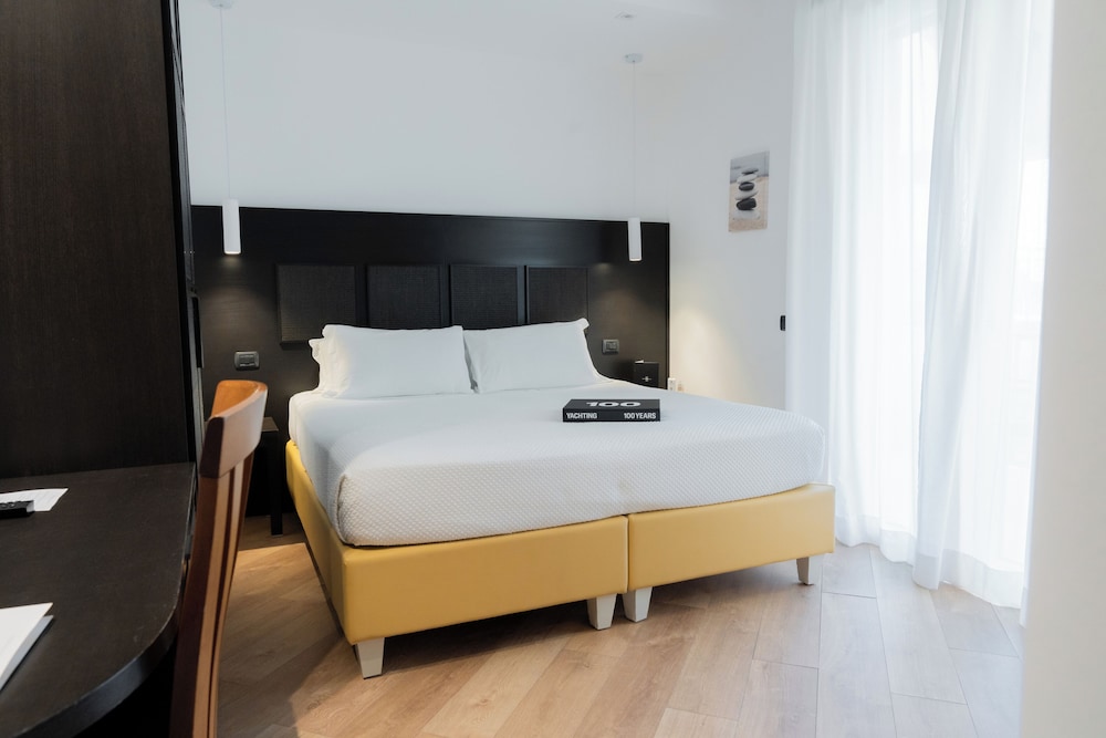 Superior Double Room, 1 King Bed, Sea View photo 2