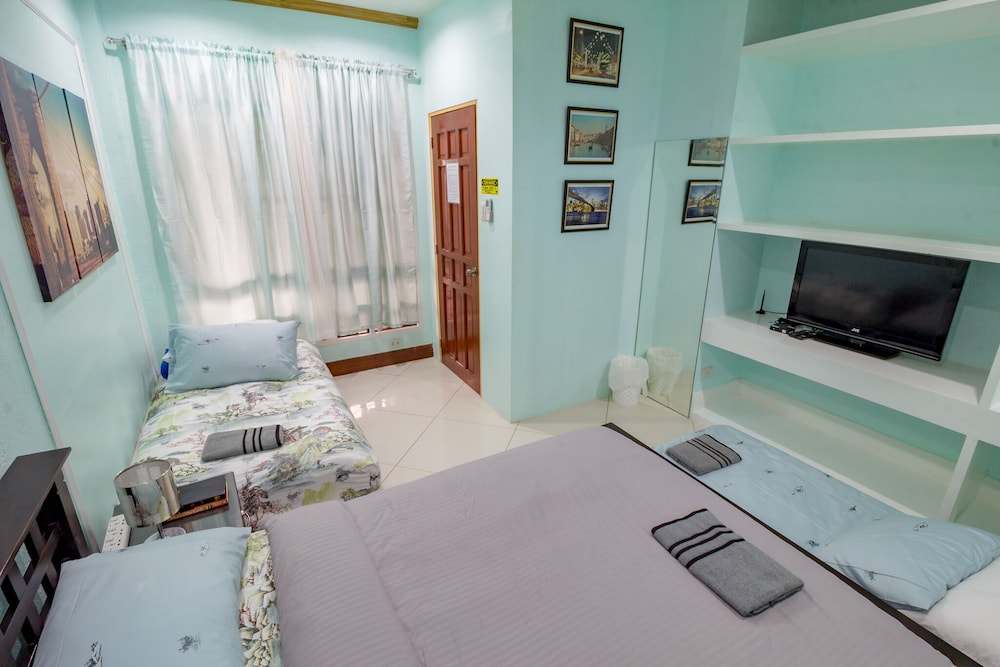 Room (5) photo 2