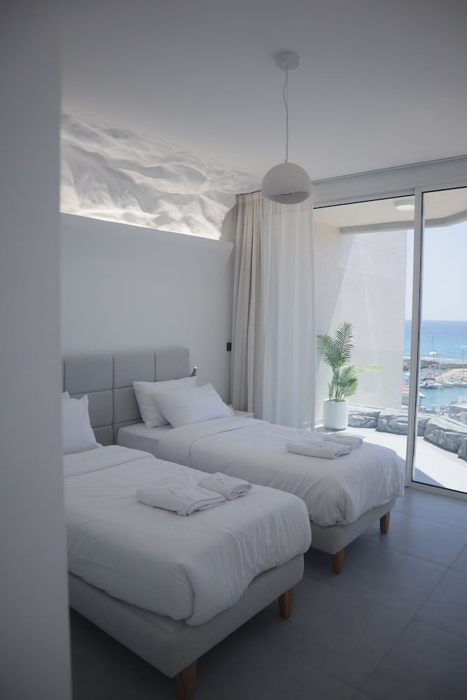 Standard Double Room, Balcony, Sea View photo 2
