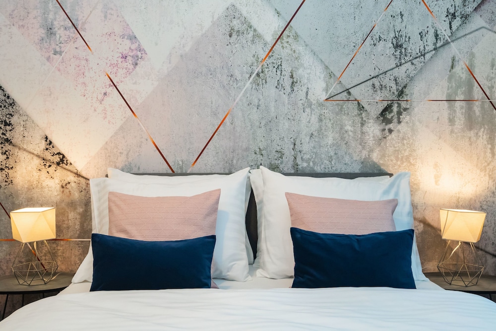 Design Apartment, 1 Queen Bed with Sofa bed